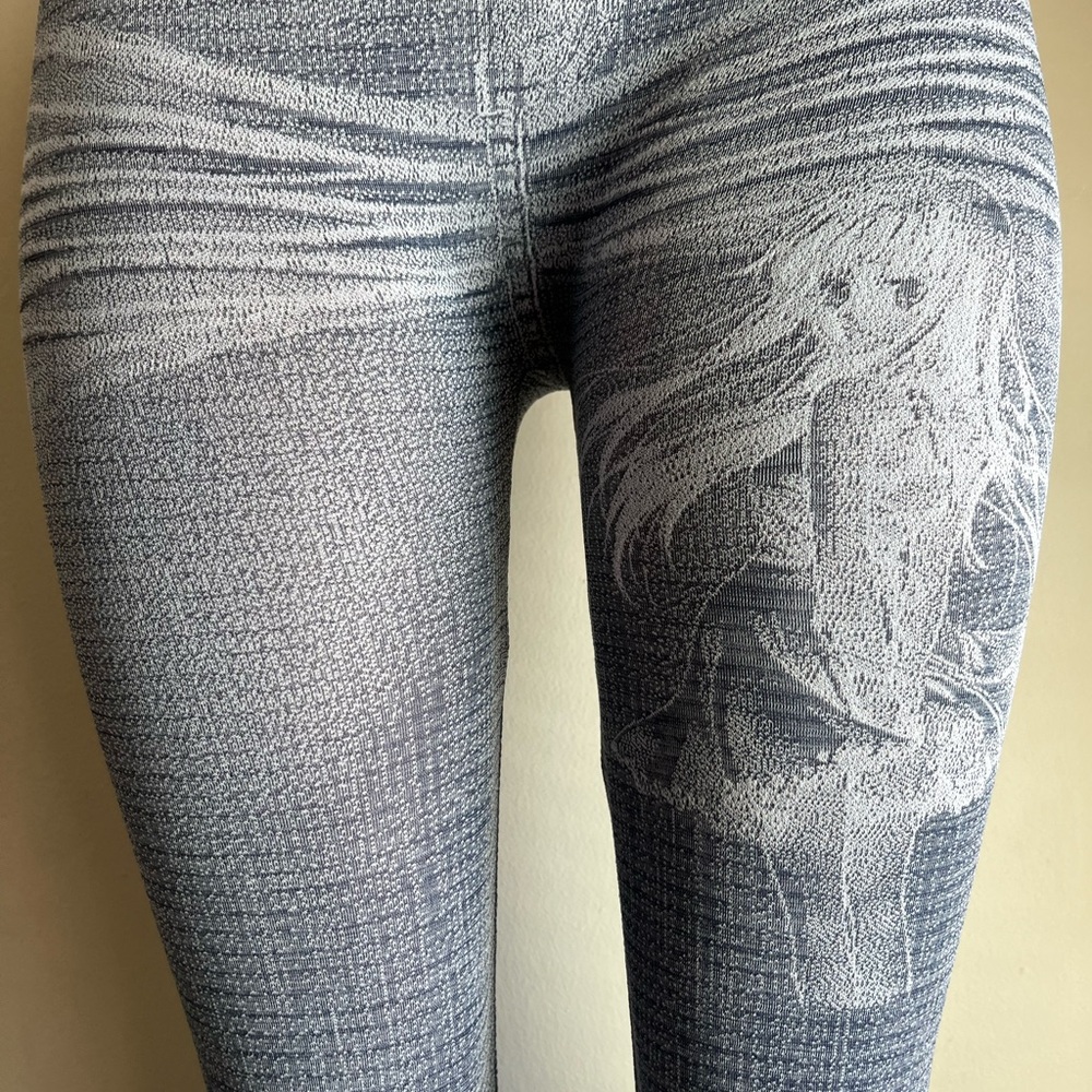 Stylish Gray Jeggings with Artistic Print